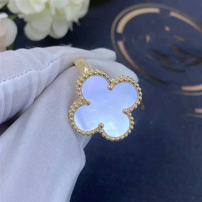 [⭐Aura ]CLOVER WHITE MOP RING