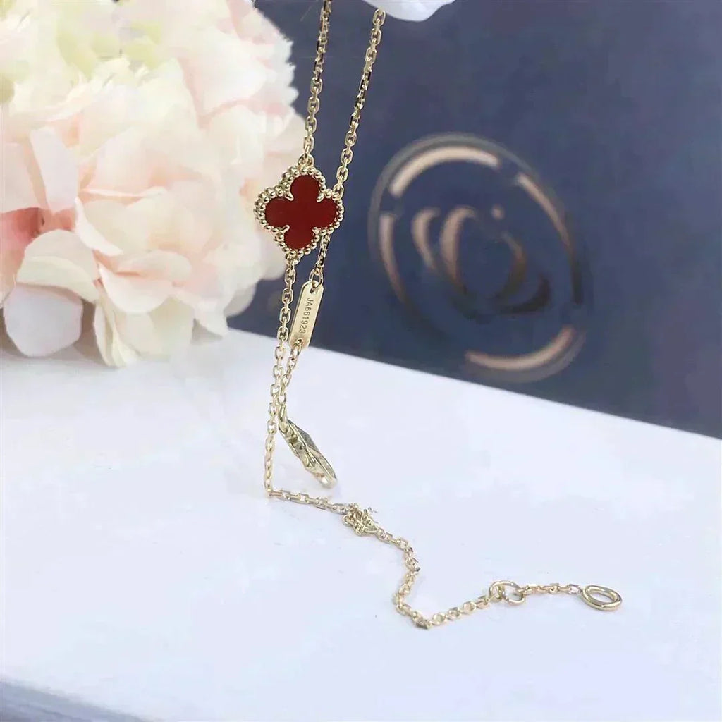 Aura CLOVER CARNELIAN EINZELBLUMEN-ARMBAND