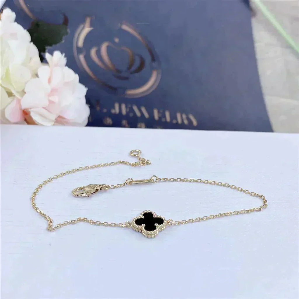 Aura CLOVER ONYX SINGLE FLOWER BRACELET