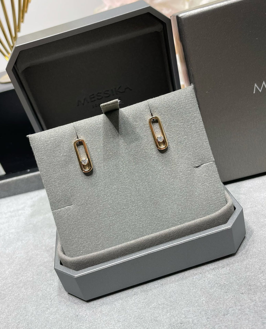 [Aura ] MOVE UNO SMALL 1 DIAMOND EARRINGS