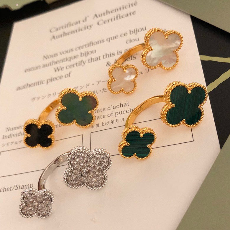 Aura CLOVER BETWEEN THE FINGER RING