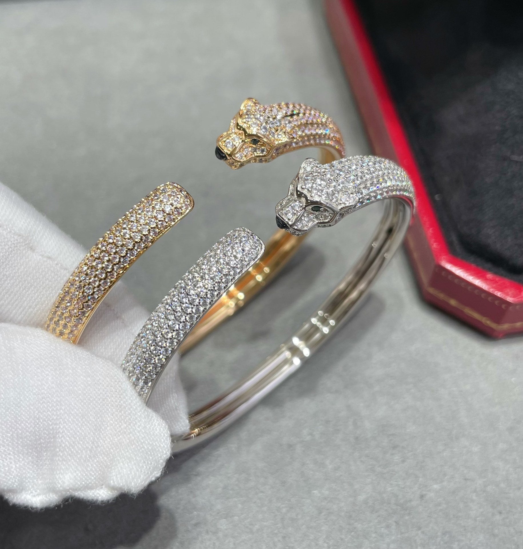 Aura PANTHERE FULL DIAMOND OPEN BRACELET