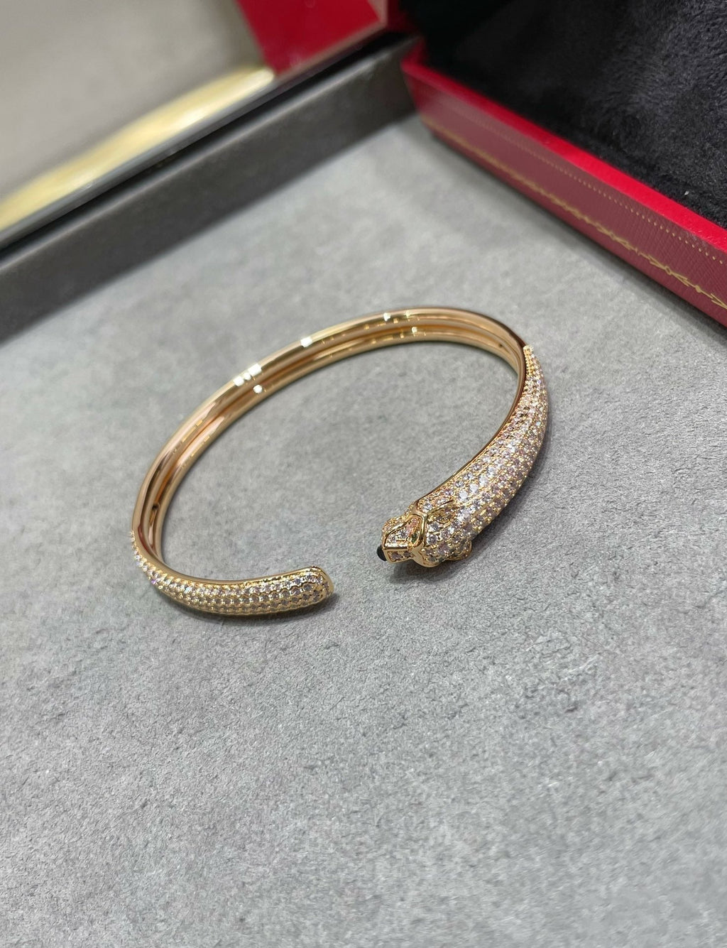 Aura PANTHERE FULL DIAMOND OPEN BRACELET