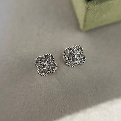 [⭐Aura ]CLOVER MINI DIAMOND STUD EARRINGS